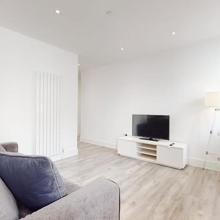 Spacious Two Bedroom Apartment With Valley Views Abertillery Dış mekan fotoğraf