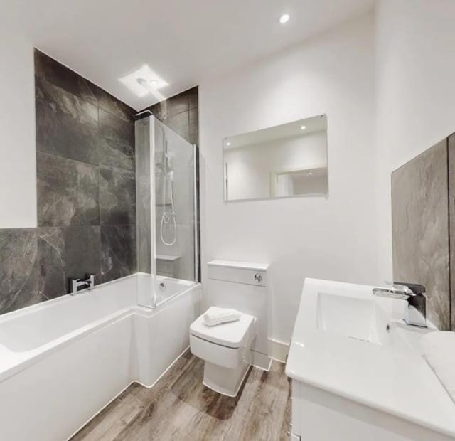 Spacious Two Bedroom Apartment With Valley Views Abertillery Dış mekan fotoğraf